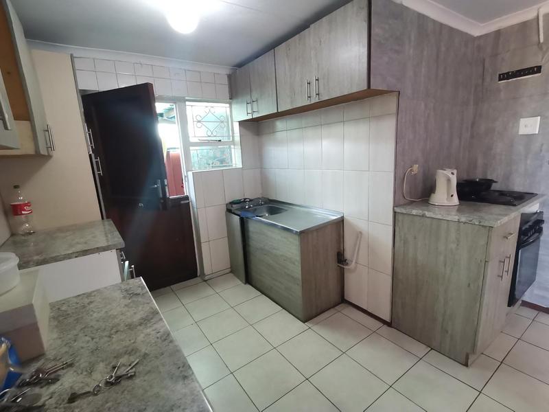 To Let 2 Bedroom Property for Rent in Portlands Western Cape
